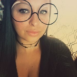 Meet your Posher, Erika yaneth